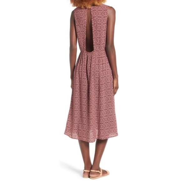 Hinge Sleeveless Open Back Dress - Picture 2 of 4